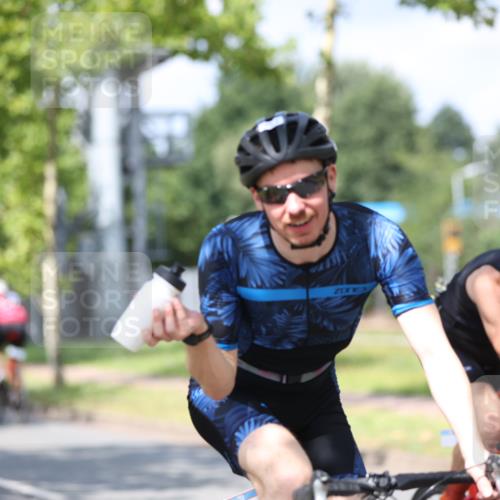 10.08.2025 - GEWOBA Citytriathlon Bremen Yannick Fuchs http://msf.ph/oto/8547781 10.08.2025 12:11:49 Radfahren 583, 667, 699, 702, 752 meine-sportfotos.de