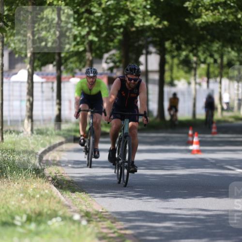 10.08.2025 - GEWOBA Citytriathlon Bremen Yannick Fuchs http://msf.ph/oto/8547789 10.08.2025 12:11:54 Radfahren 576, 667, 699, 702, 752, 799 meine-sportfotos.de