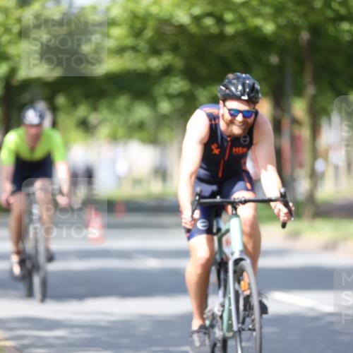 10.08.2025 - GEWOBA Citytriathlon Bremen Yannick Fuchs http://msf.ph/oto/8547804 10.08.2025 12:11:56 Radfahren 576, 667, 699, 702, 752, 799, 907 meine-sportfotos.de