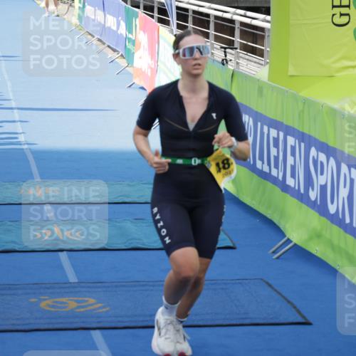 10.08.2025 - GEWOBA Citytriathlon Bremen H.Heesch http://msf.ph/oto/8547806 10.08.2025 11:31:28 Ziel 483 meine-sportfotos.de