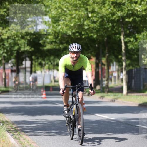 10.08.2025 - GEWOBA Citytriathlon Bremen Yannick Fuchs http://msf.ph/oto/8547813 10.08.2025 12:11:57 Radfahren 576, 667, 699, 702, 752, 799, 816, 907 meine-sportfotos.de