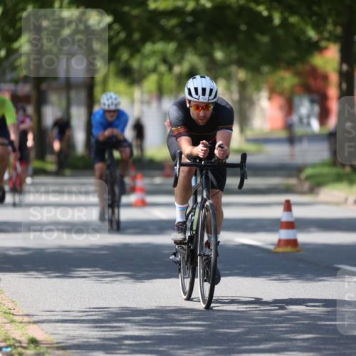 10.08.2025 - GEWOBA Citytriathlon Bremen Yannick Fuchs http://msf.ph/oto/8547814 10.08.2025 13:08:31 Radfahren 551, 552, 692, 702, 768, 824, 836, 855, 859, 968, 980 meine-sportfotos.de