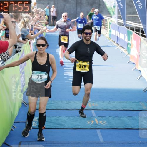 10.08.2025 - GEWOBA Citytriathlon Bremen H.Heesch http://msf.ph/oto/8547815 10.08.2025 11:31:37 Ziel 117, 378, 394 meine-sportfotos.de