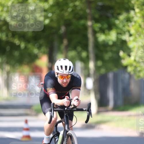 10.08.2025 - GEWOBA Citytriathlon Bremen Yannick Fuchs http://msf.ph/oto/8547816 10.08.2025 13:08:31 Radfahren 551, 552, 692, 702, 768, 824, 836, 855, 859, 968, 980 meine-sportfotos.de