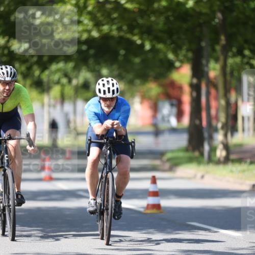 10.08.2025 - GEWOBA Citytriathlon Bremen Yannick Fuchs http://msf.ph/oto/8547823 10.08.2025 13:08:32 Radfahren 551, 552, 692, 702, 768, 824, 836, 855, 859, 968, 980 meine-sportfotos.de
