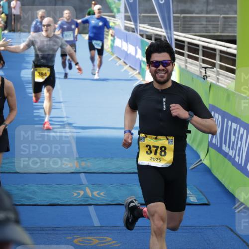 10.08.2025 - GEWOBA Citytriathlon Bremen H.Heesch http://msf.ph/oto/8547824 10.08.2025 11:31:38 Ziel 117, 378, 394 meine-sportfotos.de