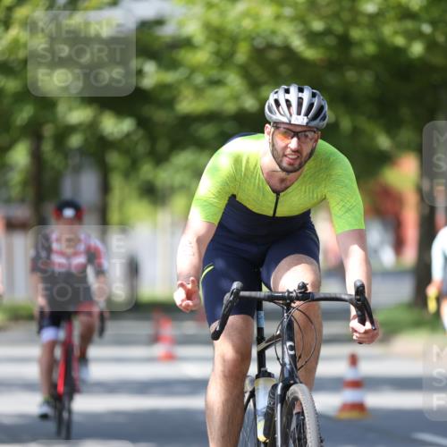 10.08.2025 - GEWOBA Citytriathlon Bremen Yannick Fuchs http://msf.ph/oto/8547830 10.08.2025 13:08:33 Radfahren 551, 552, 692, 702, 768, 824, 836, 855, 859, 968, 980 meine-sportfotos.de