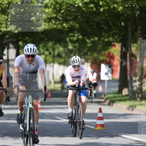 10.08.2025 - GEWOBA Citytriathlon Bremen Yannick Fuchs http://msf.ph/oto/8547843 10.08.2025 12:12:02 Radfahren 576, 605, 667, 699, 702, 799, 816, 907, 1003 meine-sportfotos.de