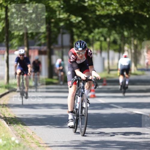 10.08.2025 - GEWOBA Citytriathlon Bremen Yannick Fuchs http://msf.ph/oto/8547849 10.08.2025 13:08:35 Radfahren 551, 552, 692, 702, 768, 824, 836, 855, 859, 968, 980, 1016 meine-sportfotos.de