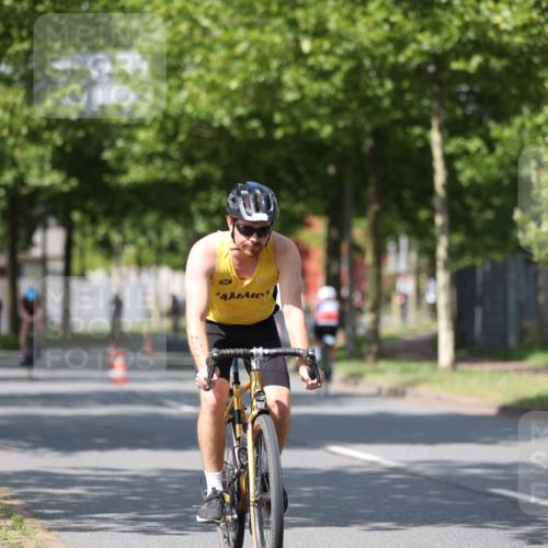 10.08.2025 - GEWOBA Citytriathlon Bremen Yannick Fuchs http://msf.ph/oto/8547853 10.08.2025 12:12:03 Radfahren 576, 605, 667, 699, 702, 799, 816, 907, 1003 meine-sportfotos.de