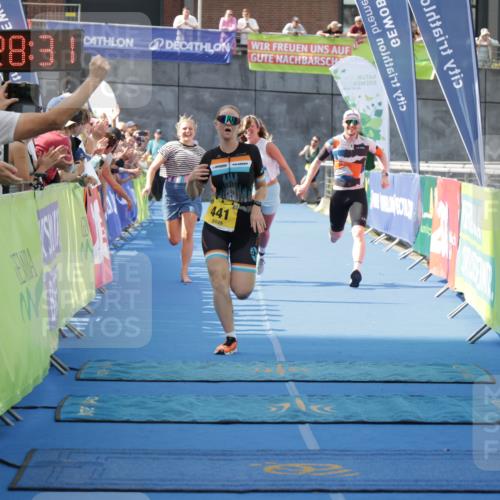 10.08.2025 - GEWOBA Citytriathlon Bremen H.Heesch http://msf.ph/oto/8547859 10.08.2025 11:32:12 Ziel 211, 441 meine-sportfotos.de