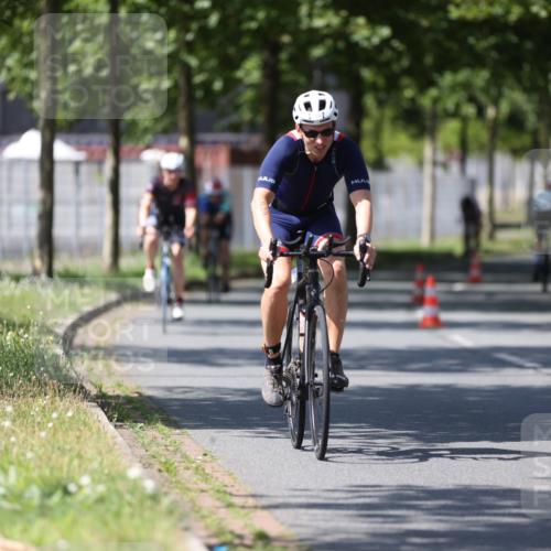 10.08.2025 - GEWOBA Citytriathlon Bremen Yannick Fuchs http://msf.ph/oto/8547860 10.08.2025 13:08:37 Radfahren 551, 552, 692, 702, 768, 824, 836, 855, 859, 968, 980, 1016 meine-sportfotos.de