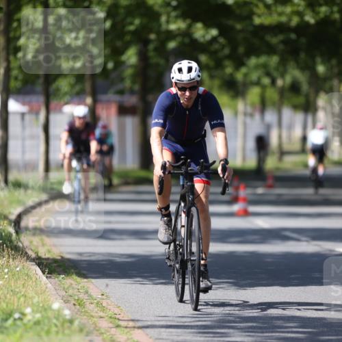 10.08.2025 - GEWOBA Citytriathlon Bremen Yannick Fuchs http://msf.ph/oto/8547862 10.08.2025 13:08:37 Radfahren 551, 552, 692, 702, 768, 824, 836, 855, 859, 968, 980, 1016 meine-sportfotos.de