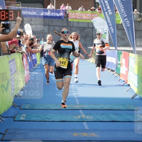 10.08.2025 - GEWOBA Citytriathlon Bremen H.Heesch http://msf.ph/oto/8547863 10.08.2025 11:32:13 Ziel 211, 441 meine-sportfotos.de