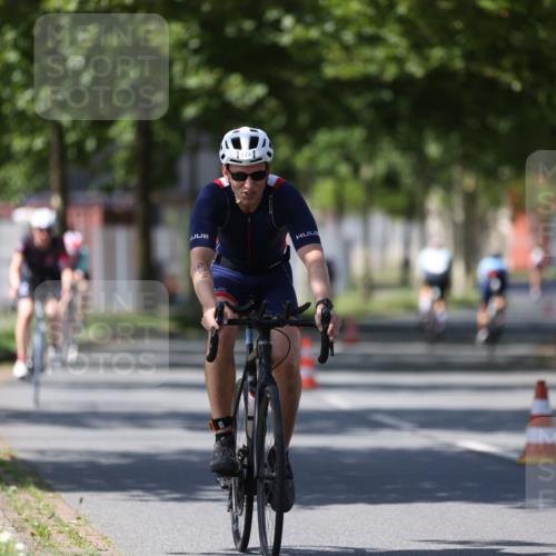 10.08.2025 - GEWOBA Citytriathlon Bremen Yannick Fuchs http://msf.ph/oto/8547866 10.08.2025 13:08:37 Radfahren 551, 552, 692, 702, 768, 824, 836, 855, 859, 968, 980, 1016 meine-sportfotos.de