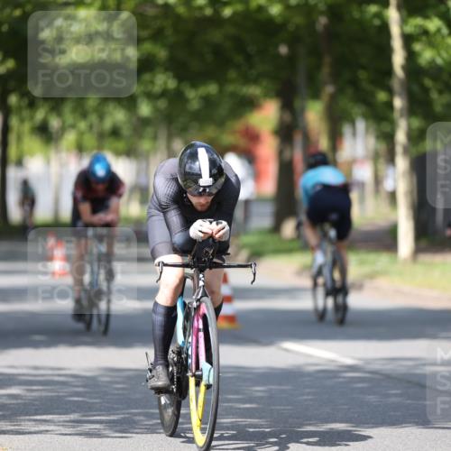 10.08.2025 - GEWOBA Citytriathlon Bremen Yannick Fuchs http://msf.ph/oto/8547867 10.08.2025 12:12:05 Radfahren 576, 605, 667, 699, 702, 751, 799, 816, 907, 1003 meine-sportfotos.de