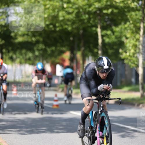 10.08.2025 - GEWOBA Citytriathlon Bremen Yannick Fuchs http://msf.ph/oto/8547874 10.08.2025 12:12:05 Radfahren 576, 605, 667, 699, 702, 751, 799, 816, 907, 1003 meine-sportfotos.de