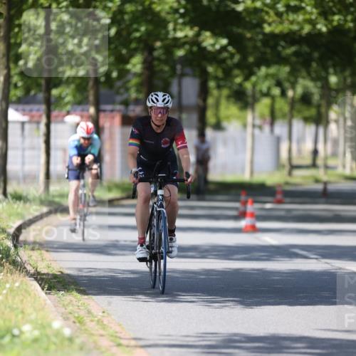 10.08.2025 - GEWOBA Citytriathlon Bremen Yannick Fuchs http://msf.ph/oto/8547877 10.08.2025 13:08:39 Radfahren 551, 552, 692, 702, 768, 824, 836, 855, 859, 912, 968, 1016 meine-sportfotos.de