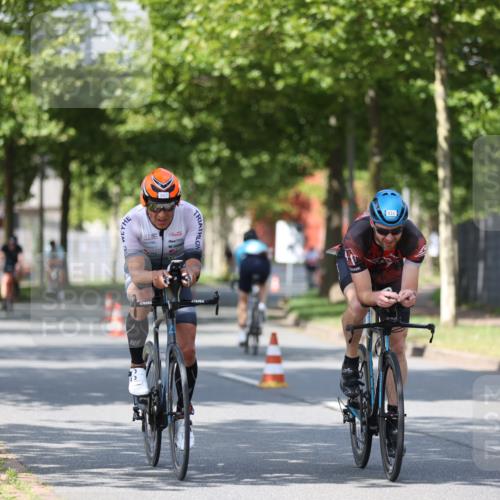 10.08.2025 - GEWOBA Citytriathlon Bremen Yannick Fuchs http://msf.ph/oto/8547879 10.08.2025 12:12:06 Radfahren 576, 605, 667, 699, 702, 751, 799, 816, 907, 1003 meine-sportfotos.de