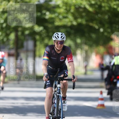 10.08.2025 - GEWOBA Citytriathlon Bremen Yannick Fuchs http://msf.ph/oto/8547881 10.08.2025 13:08:39 Radfahren 551, 552, 692, 702, 768, 824, 836, 855, 859, 912, 968, 1016 meine-sportfotos.de