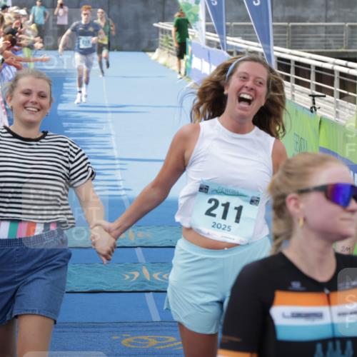 10.08.2025 - GEWOBA Citytriathlon Bremen H.Heesch http://msf.ph/oto/8547882 10.08.2025 11:32:16 Ziel 211, 215, 441 meine-sportfotos.de