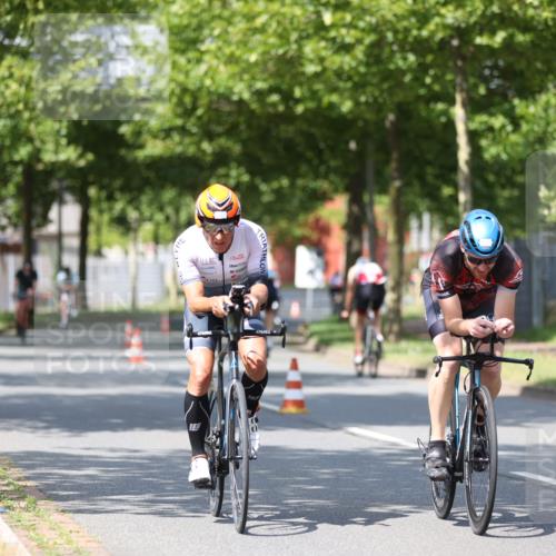 10.08.2025 - GEWOBA Citytriathlon Bremen Yannick Fuchs http://msf.ph/oto/8547883 10.08.2025 12:12:06 Radfahren 576, 605, 667, 699, 702, 751, 799, 816, 907, 1003 meine-sportfotos.de
