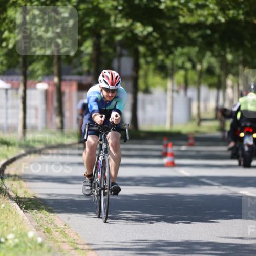 10.08.2025 - GEWOBA Citytriathlon Bremen Yannick Fuchs http://msf.ph/oto/8547884 10.08.2025 13:08:40 Radfahren 551, 552, 692, 702, 768, 824, 836, 855, 859, 912, 968, 1016 meine-sportfotos.de