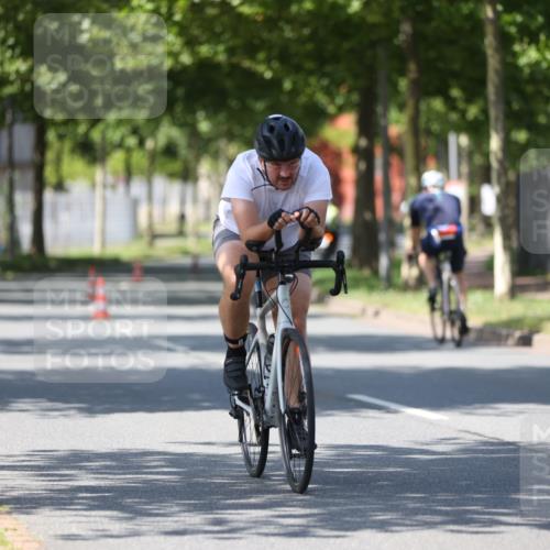 10.08.2025 - GEWOBA Citytriathlon Bremen Yannick Fuchs http://msf.ph/oto/8547891 10.08.2025 13:08:45 Radfahren 551, 552, 692, 702, 768, 824, 859, 912, 968, 1016 meine-sportfotos.de