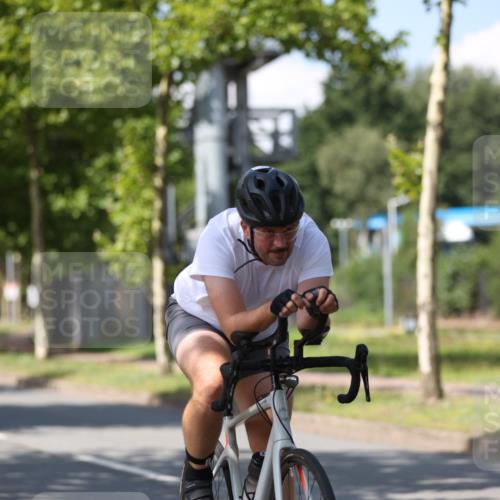 10.08.2025 - GEWOBA Citytriathlon Bremen Yannick Fuchs http://msf.ph/oto/8547899 10.08.2025 13:08:46 Radfahren 551, 552, 692, 702, 768, 824, 859, 912, 968, 1016 meine-sportfotos.de