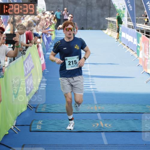 10.08.2025 - GEWOBA Citytriathlon Bremen H.Heesch http://msf.ph/oto/8547901 10.08.2025 11:32:20 Ziel 211, 215, 397, 441 meine-sportfotos.de
