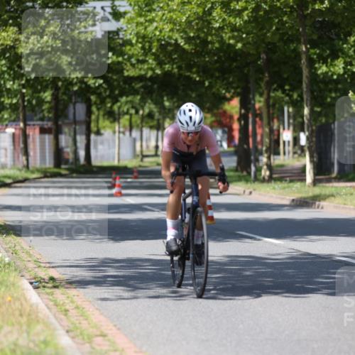 10.08.2025 - GEWOBA Citytriathlon Bremen Yannick Fuchs http://msf.ph/oto/8547913 10.08.2025 13:08:49 Radfahren 551, 692, 824, 912, 968, 1016 meine-sportfotos.de