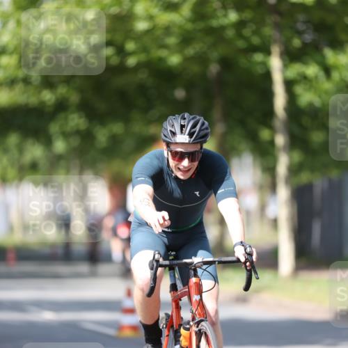 10.08.2025 - GEWOBA Citytriathlon Bremen Yannick Fuchs http://msf.ph/oto/8547915 10.08.2025 12:12:11 Radfahren 576, 605, 667, 751, 799, 816, 907, 1003 meine-sportfotos.de