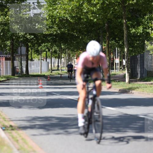 10.08.2025 - GEWOBA Citytriathlon Bremen Yannick Fuchs http://msf.ph/oto/8547916 10.08.2025 13:08:50 Radfahren 551, 692, 824, 912, 968, 1016 meine-sportfotos.de