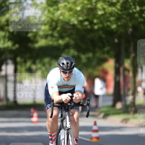 10.08.2025 - GEWOBA Citytriathlon Bremen Yannick Fuchs http://msf.ph/oto/8547923 10.08.2025 12:12:12 Radfahren 576, 605, 667, 751, 799, 816, 907, 1003 meine-sportfotos.de