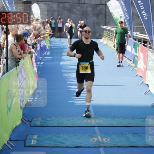 10.08.2025 - GEWOBA Citytriathlon Bremen H.Heesch http://msf.ph/oto/8547924 10.08.2025 11:32:32 Ziel 356 meine-sportfotos.de