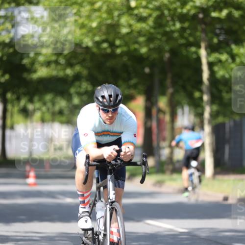 10.08.2025 - GEWOBA Citytriathlon Bremen Yannick Fuchs http://msf.ph/oto/8547925 10.08.2025 12:12:12 Radfahren 576, 605, 667, 751, 799, 816, 907, 1003 meine-sportfotos.de