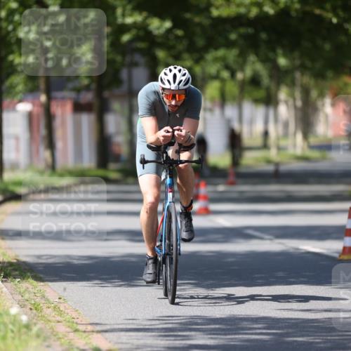 10.08.2025 - GEWOBA Citytriathlon Bremen Yannick Fuchs http://msf.ph/oto/8547926 10.08.2025 13:09:03 Radfahren 735, 822, 912, 973 meine-sportfotos.de