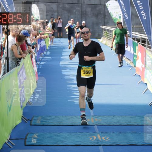 10.08.2025 - GEWOBA Citytriathlon Bremen H.Heesch http://msf.ph/oto/8547928 10.08.2025 11:32:32 Ziel 356 meine-sportfotos.de