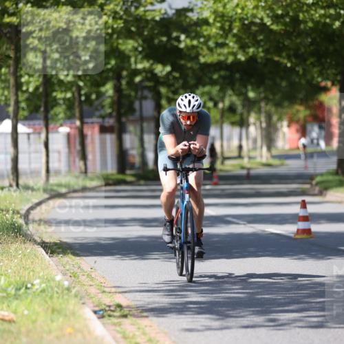 10.08.2025 - GEWOBA Citytriathlon Bremen Yannick Fuchs http://msf.ph/oto/8547929 10.08.2025 13:09:04 Radfahren 735, 822, 973 meine-sportfotos.de