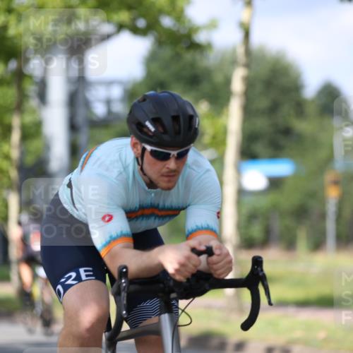10.08.2025 - GEWOBA Citytriathlon Bremen Yannick Fuchs http://msf.ph/oto/8547935 10.08.2025 12:12:13 Radfahren 576, 605, 667, 751, 799, 816, 907, 932, 1003 meine-sportfotos.de