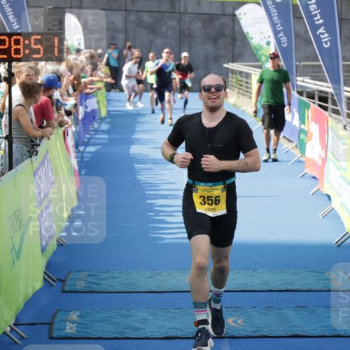 10.08.2025 - GEWOBA Citytriathlon Bremen H.Heesch http://msf.ph/oto/8547936 10.08.2025 11:32:33 Ziel 356 meine-sportfotos.de