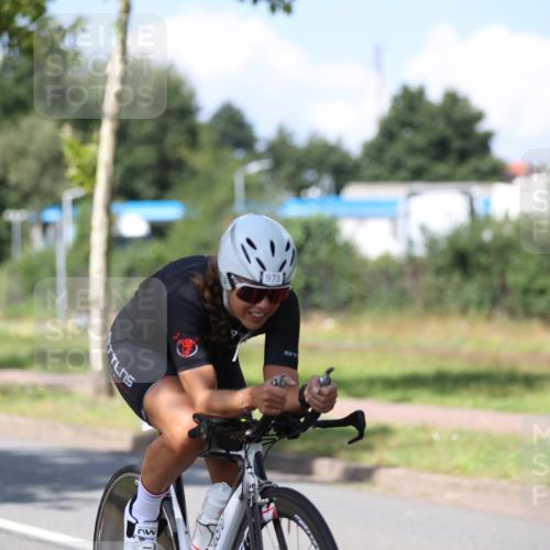 10.08.2025 - GEWOBA Citytriathlon Bremen Yannick Fuchs http://msf.ph/oto/8547951 10.08.2025 13:09:12 Radfahren 735, 822, 973, 977, 1006 meine-sportfotos.de