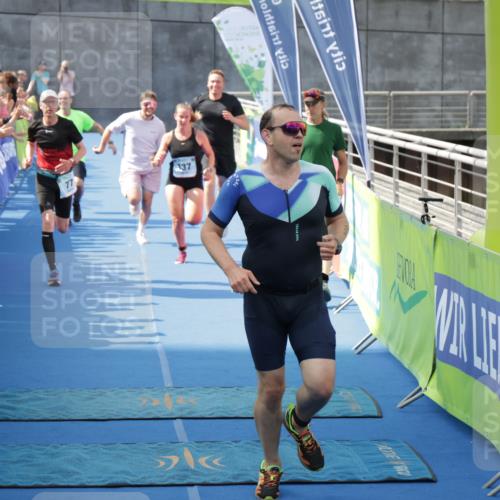 10.08.2025 - GEWOBA Citytriathlon Bremen H.Heesch http://msf.ph/oto/8547953 10.08.2025 11:32:38 Ziel 11, 77, 137, 356, 400 meine-sportfotos.de