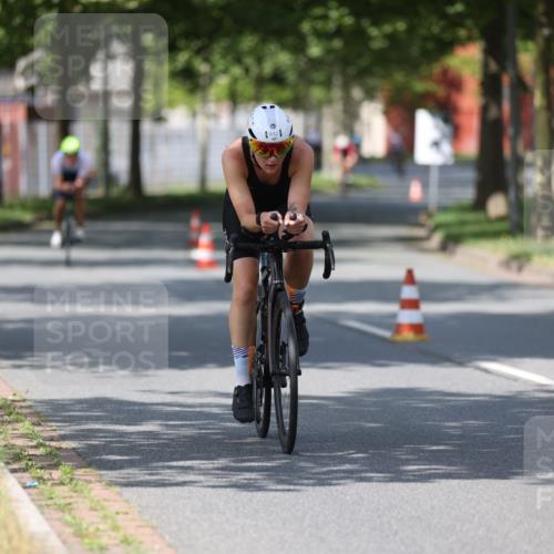 10.08.2025 - GEWOBA Citytriathlon Bremen Yannick Fuchs http://msf.ph/oto/8547956 10.08.2025 12:12:24 Radfahren 605, 751, 769, 875, 932, 1012 meine-sportfotos.de