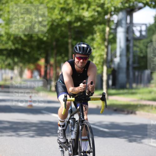 10.08.2025 - GEWOBA Citytriathlon Bremen Yannick Fuchs http://msf.ph/oto/8547960 10.08.2025 13:09:13 Radfahren 735, 822, 973, 977, 1006 meine-sportfotos.de