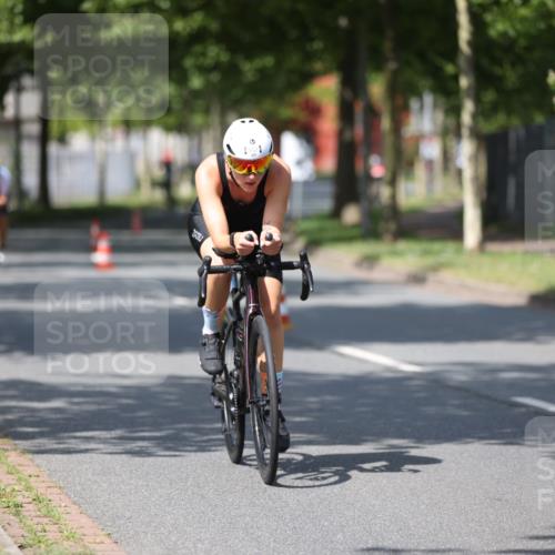 10.08.2025 - GEWOBA Citytriathlon Bremen Yannick Fuchs http://msf.ph/oto/8547963 10.08.2025 12:12:24 Radfahren 605, 751, 769, 875, 932, 1012 meine-sportfotos.de