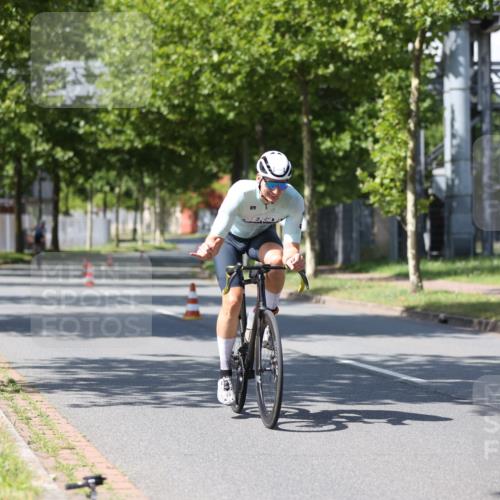 10.08.2025 - GEWOBA Citytriathlon Bremen Yannick Fuchs http://msf.ph/oto/8547970 10.08.2025 13:09:17 Radfahren 735, 822, 973, 977, 1006 meine-sportfotos.de