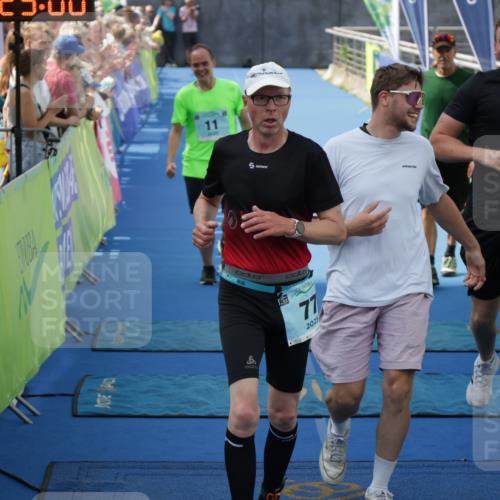 10.08.2025 - GEWOBA Citytriathlon Bremen H.Heesch http://msf.ph/oto/8547972 10.08.2025 11:32:41 Ziel 11, 77, 137, 356, 400 meine-sportfotos.de