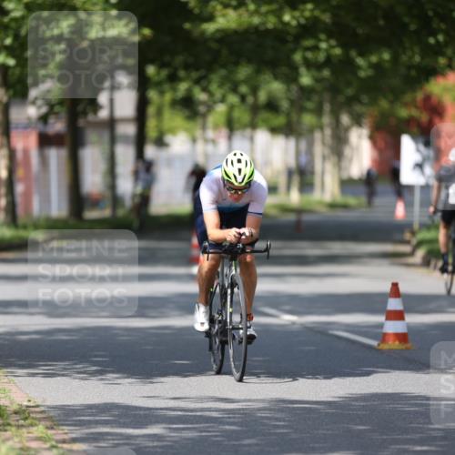 10.08.2025 - GEWOBA Citytriathlon Bremen Yannick Fuchs http://msf.ph/oto/8547973 10.08.2025 12:12:26 Radfahren 751, 769, 875, 932, 1012 meine-sportfotos.de