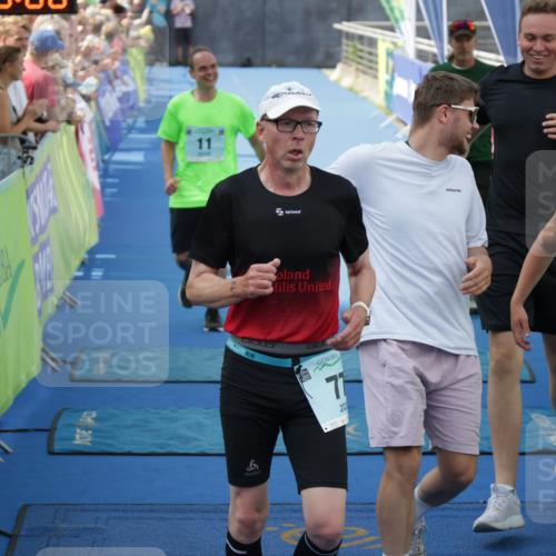 10.08.2025 - GEWOBA Citytriathlon Bremen H.Heesch http://msf.ph/oto/8547975 10.08.2025 11:32:42 Ziel 11, 77, 137, 400 meine-sportfotos.de